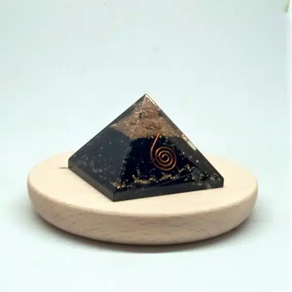 Orgonita Turmalina - Pirámide 7x7 cm. aprox.